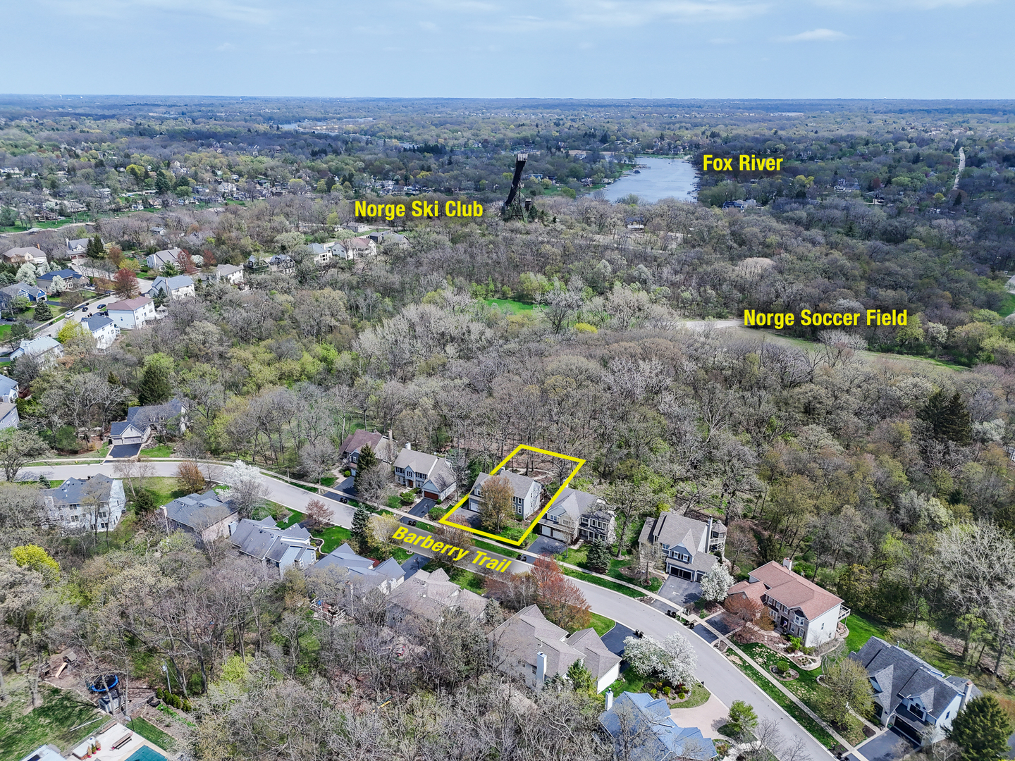 718 Barberry Trail Fox River Grove, IL 60021 - Photo 28 of 37 an aerial view of multiple house with outdoor space