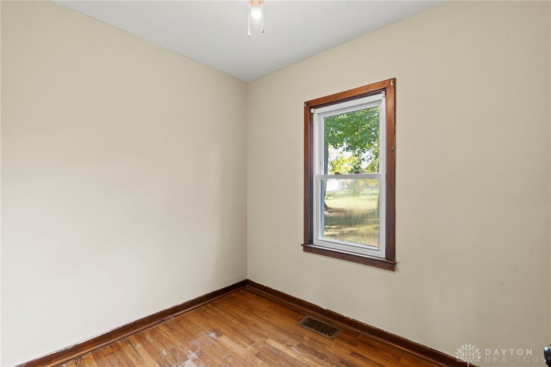 5742 Springfield Xenia Road Springfield, OH 45502 - Photo 16 of 40