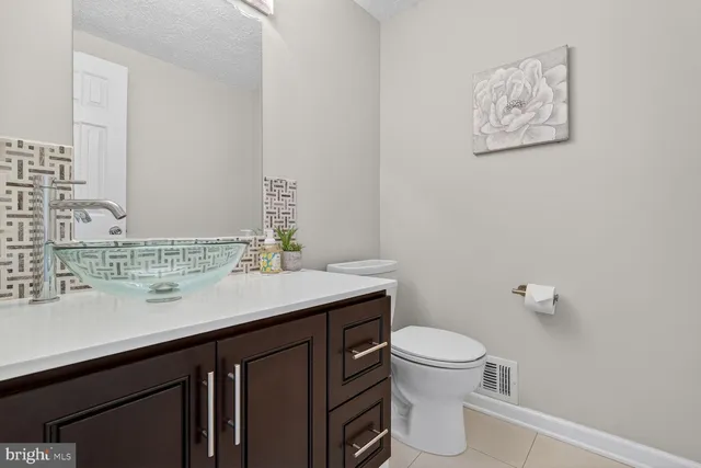 $685,000 | 2703 Belle Crest Lane, Silver Spring, MD 20906