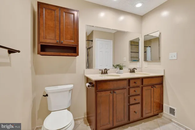 $685,000 | 2703 Belle Crest Lane, Silver Spring, MD 20906