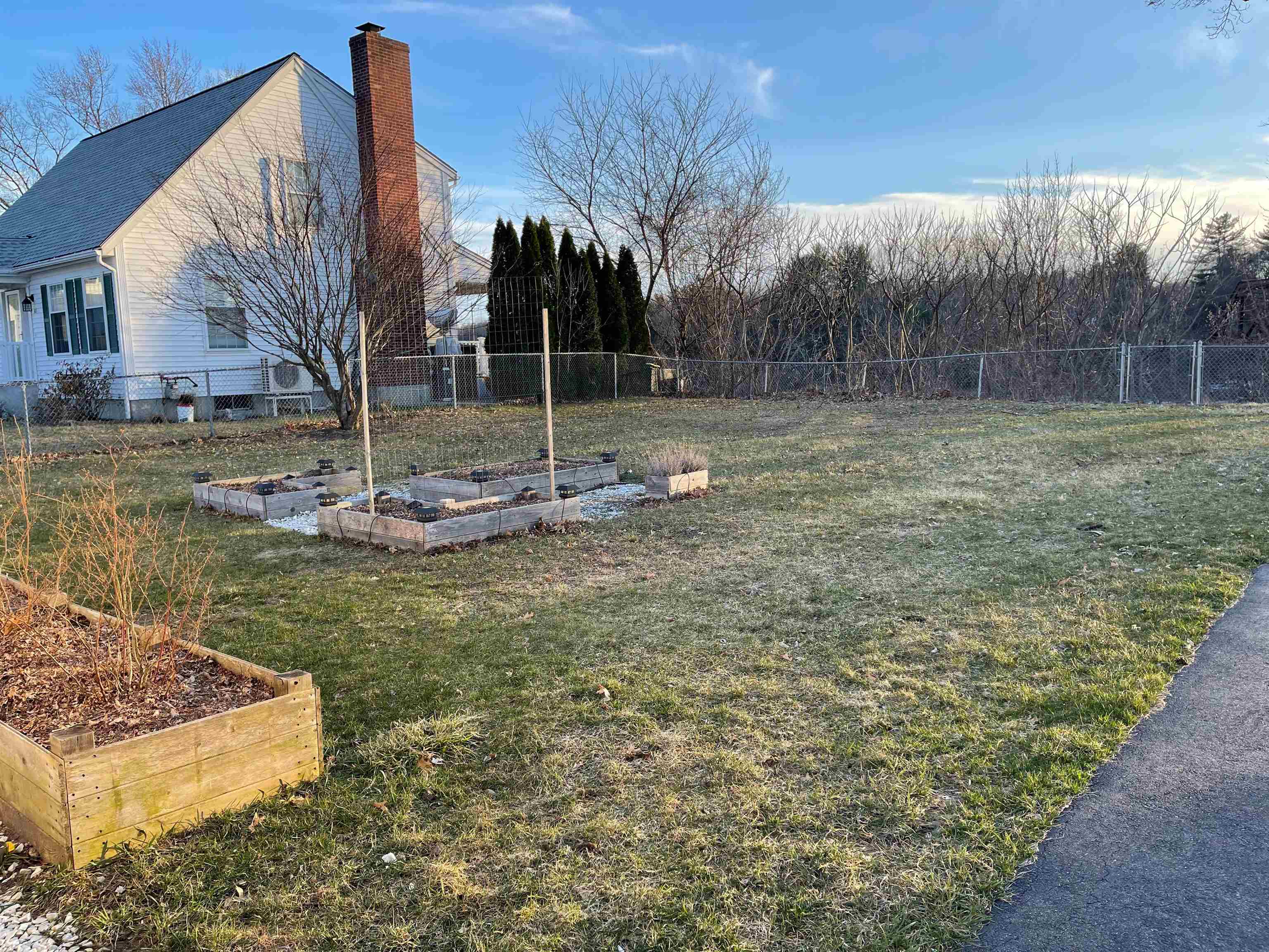 45 River Bank Road Manchester, NH 03103 - Photo 4 of 16