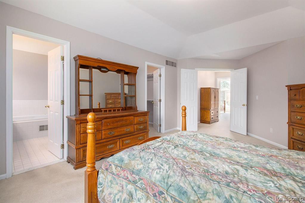 1026 Covington Pl Drive Rochester Hills, MI 48309 - Photo 10 of 40
