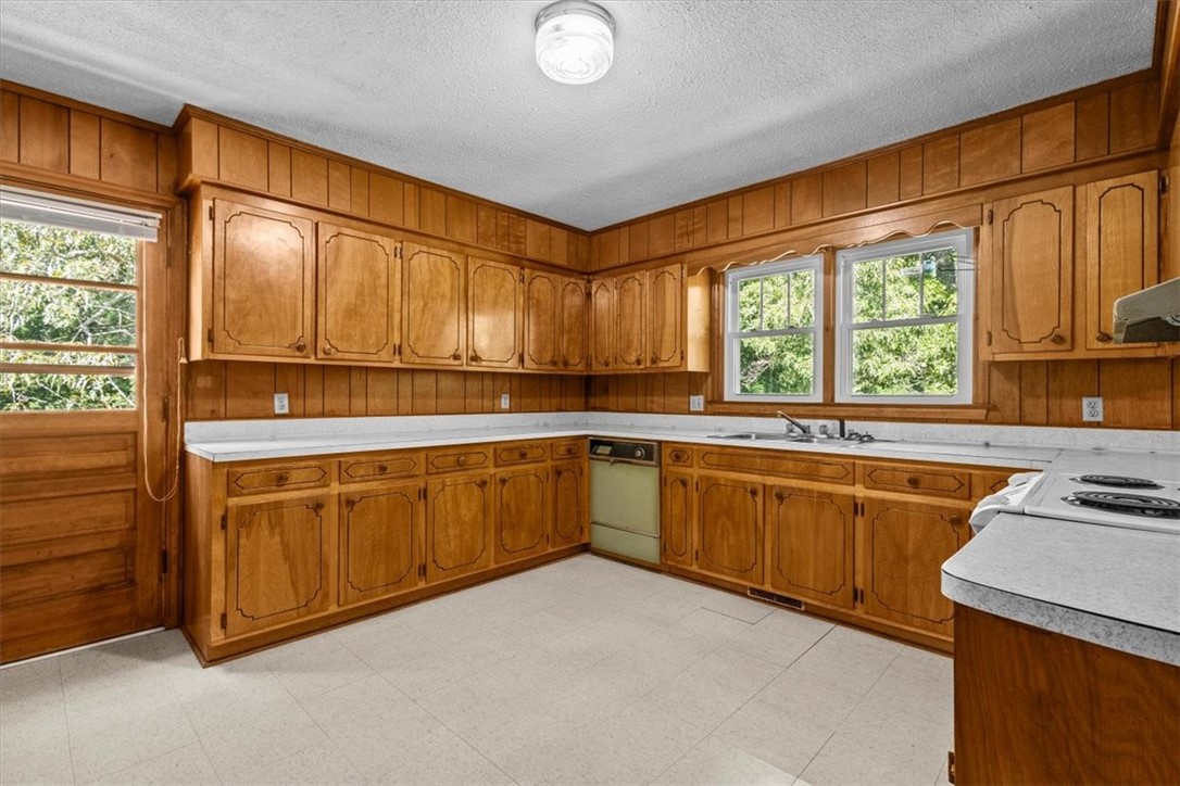 1288 Dr Johns Road Westminster, SC 29693 - Photo 8 of 35 Gallery Image 8