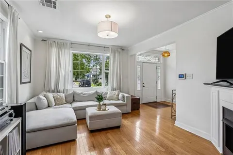 $375,000 | 8 Virginia Court, New Orleans, LA 70124