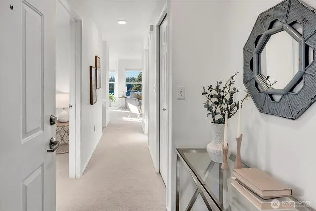 $524,950 | 2101 North 55th Street, Unit 201, Seattle, WA 98103