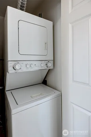 $524,950 | 2101 North 55th Street, Unit 201, Seattle, WA 98103