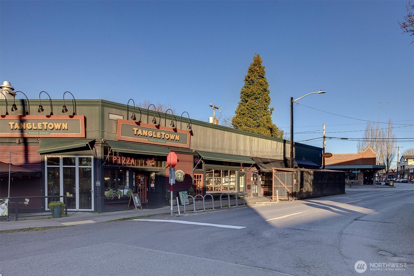 2101 North 55th Street, Unit 201 Seattle, WA 98103 - Photo 27 of 31