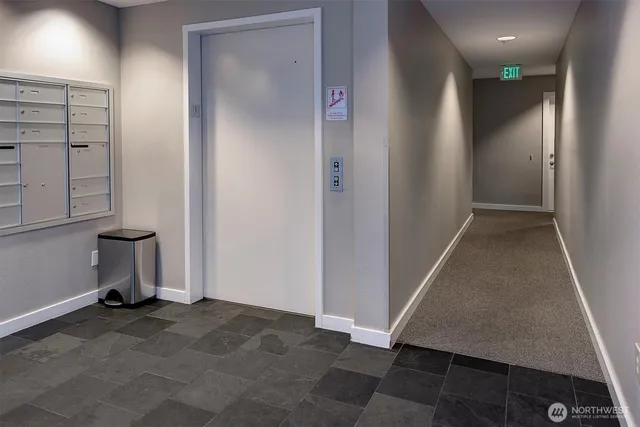 $524,950 | 2101 North 55th Street, Unit 201, Seattle, WA 98103