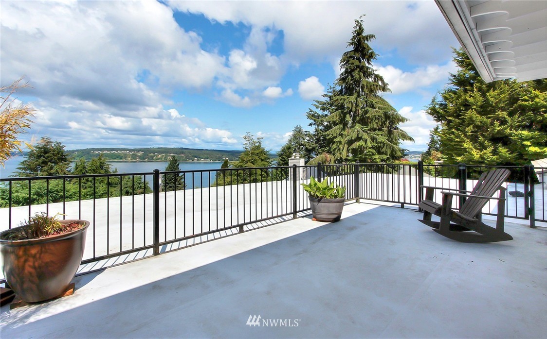 4407 Sunset Beach Road West University Place, WA 98466 - Photo 2 of 23