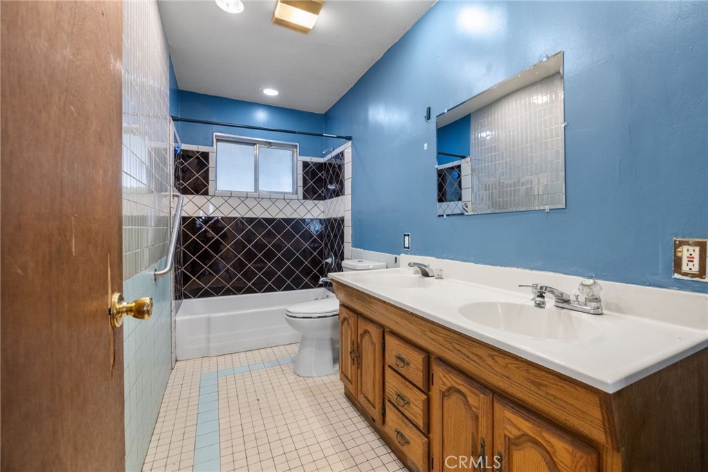 3306 Debbie Lane Riverside, CA 92501 - Photo 13 of 28