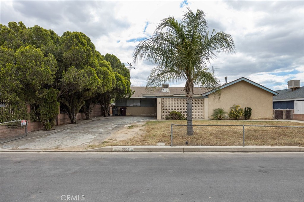 3306 Debbie Lane Riverside, CA 92501 - Photo 2 of 28