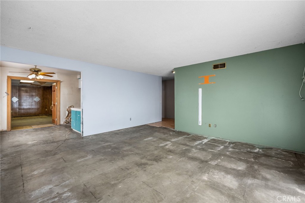 3306 Debbie Lane Riverside, CA 92501 - Photo 3 of 28