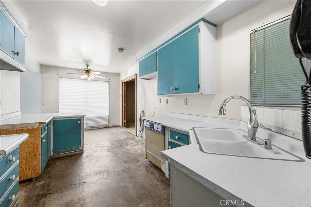 3306 Debbie Lane Riverside, CA 92501 - Photo 7 of 28