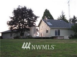 3359 Clearbrook Road Sumas, WA 98295 - Photo 25 of 25 a front view of house with garden