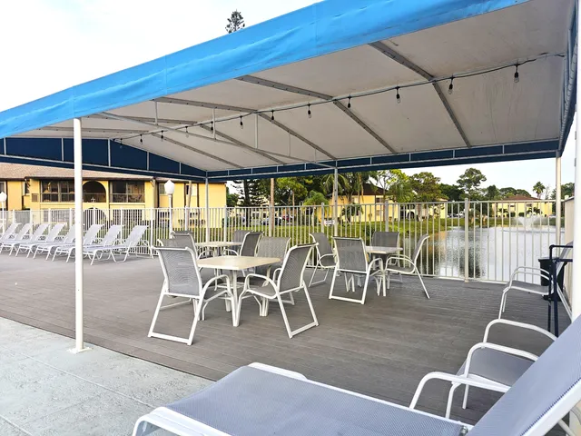 $199,999 | 312 Pine Ridge Circle, Unit A2, Greenacres, FL 33463