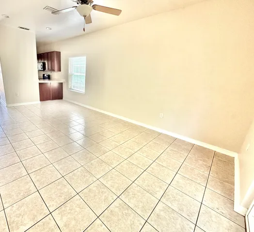 a view of livingroom with furniture