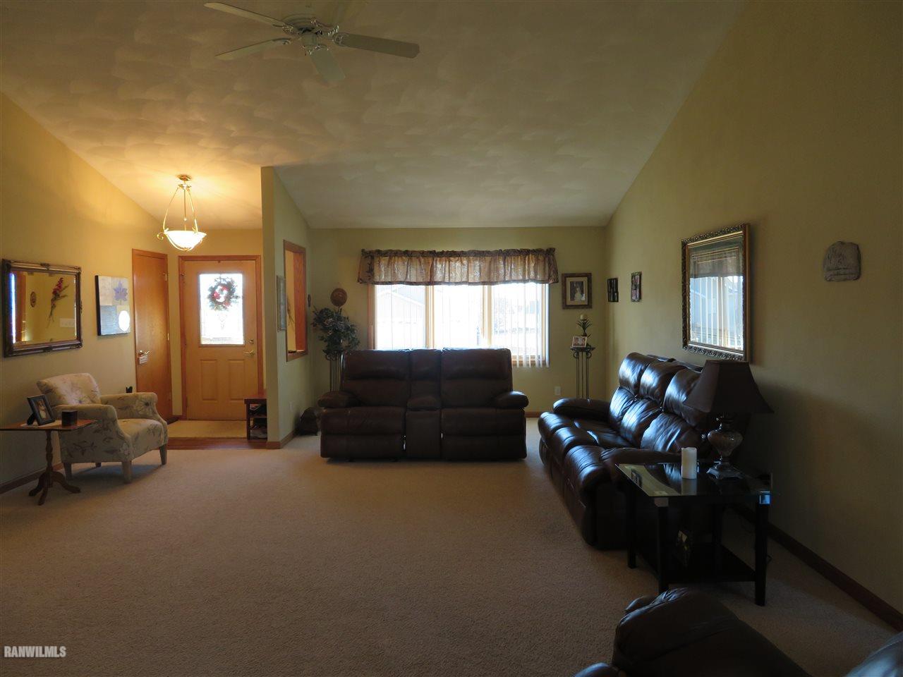 581 Barley Ridge Trail Freeport, IL 61032 - Photo 4 of 15 Gallery Image 4