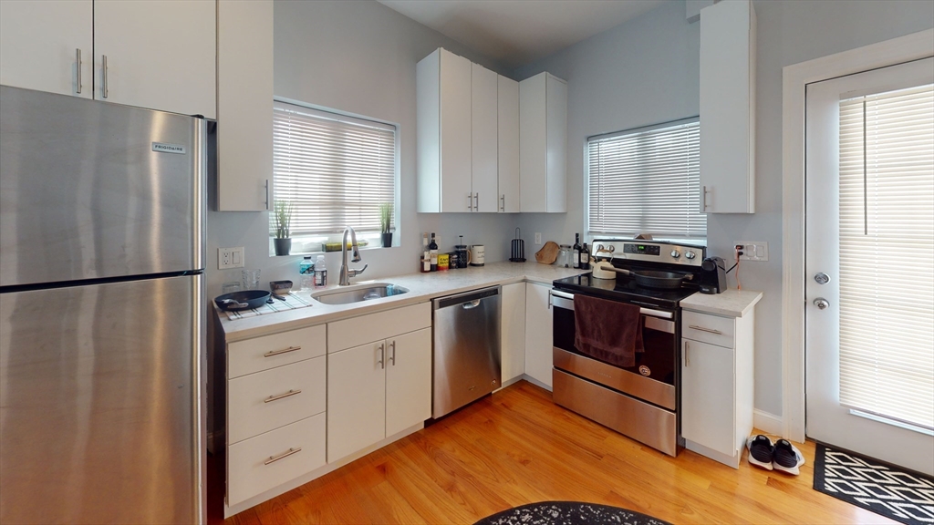 309 R Sumner Street, Unit 2L Boston, MA 02128 - Photo 1 of 9 Gallery Image 1