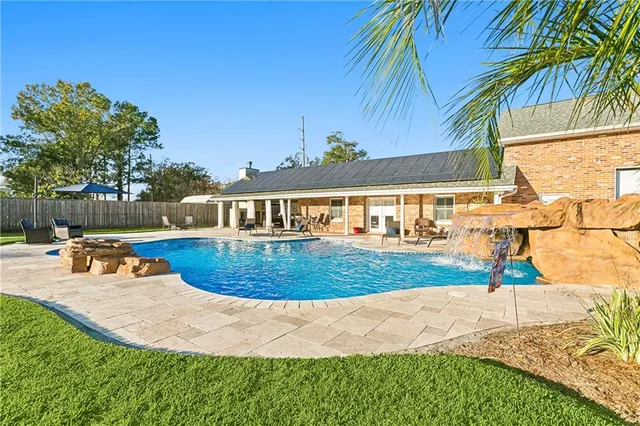 $1,297,500 | 67 Elmwood Drive, Destrehan, LA 70047