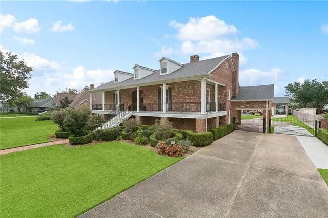 $1,297,500 | 67 Elmwood Drive, Destrehan, LA 70047