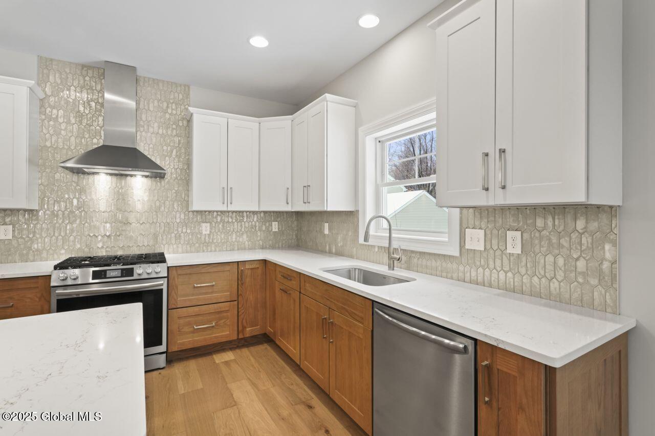 159 Anthony Road Halfmoon, NY 12065 - Photo 18 of 48 Kitchen
