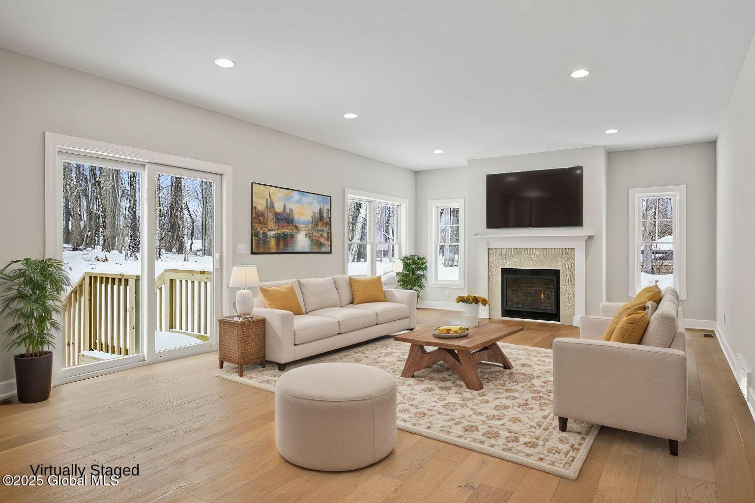 159 Anthony Road Halfmoon, NY 12065 - Photo 24 of 48 Living Room