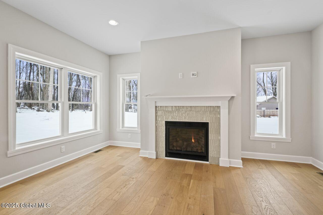 159 Anthony Road Halfmoon, NY 12065 - Photo 25 of 48 Living Room