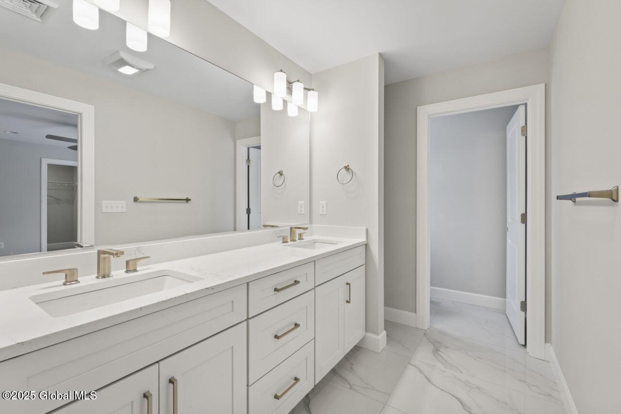 159 Anthony Road Halfmoon, NY 12065 - Photo 40 of 48 Primary Bath
