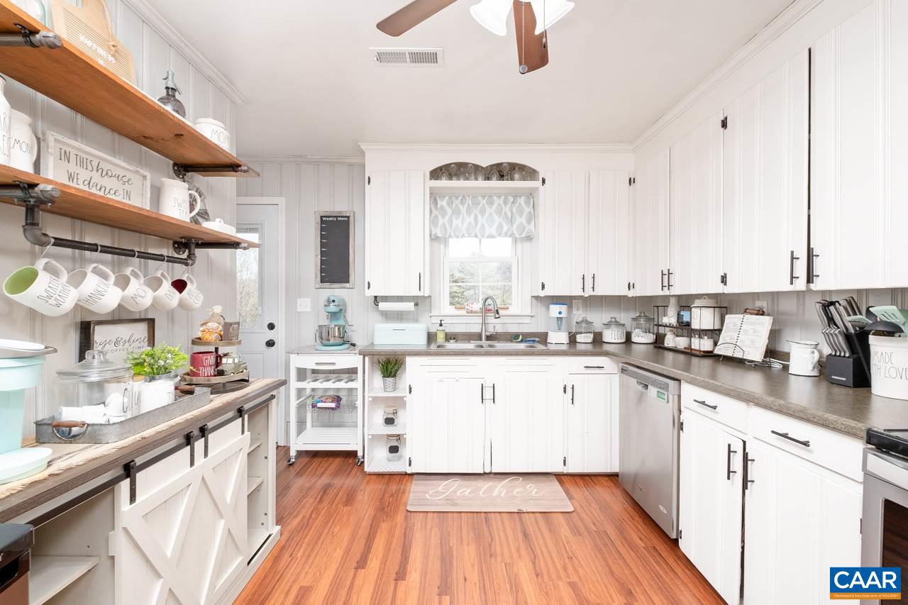 1108 Mt Torrey Road Lyndhurst, VA 22952 - Photo 8 of 40 Gallery Image 8