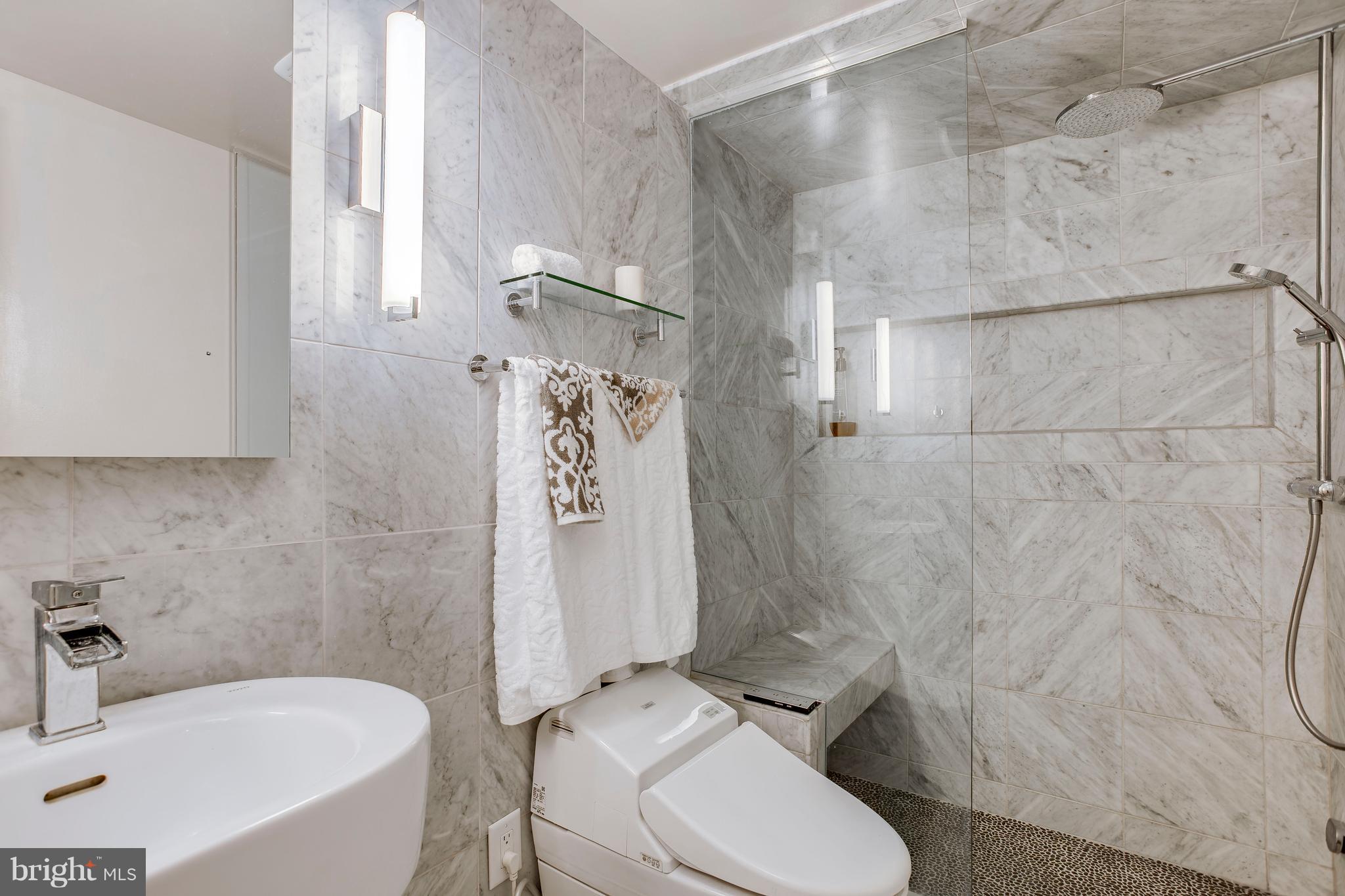 104 Cross Keys Road, Unit R104C Baltimore, MD 21210 - Photo 23 of 24 Bath