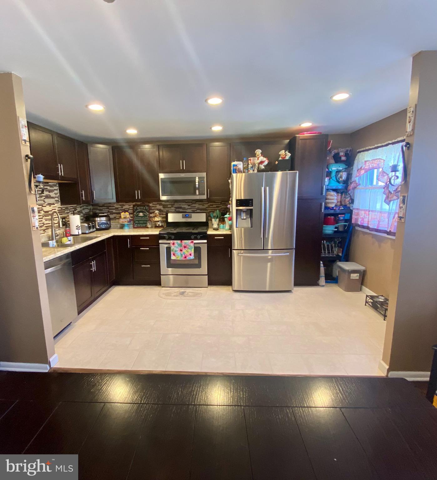 12420 Dunks Ferry Road Philadelphia, PA 19154 - Photo 7 of 19