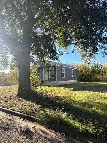 $79,500 | 414 Cowan Street, Bowie, TX 76230