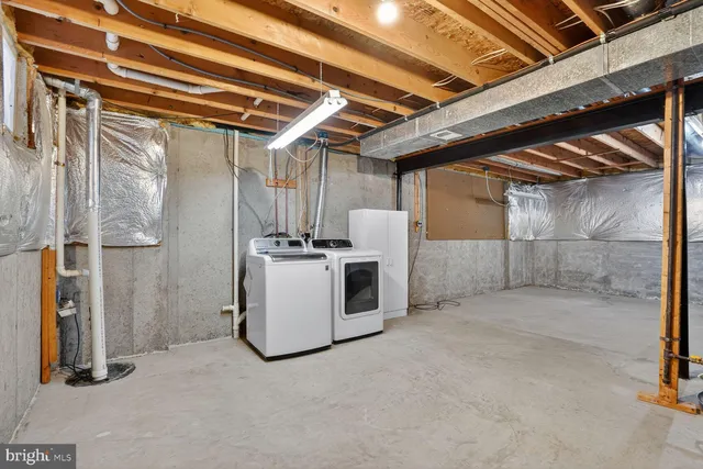 a view of a storage & utility room