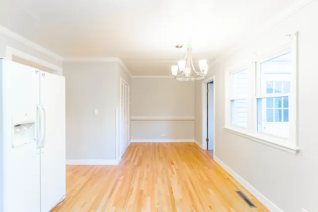 $3,300 | 1392 West 52nd Place, La Grange, IL 60525