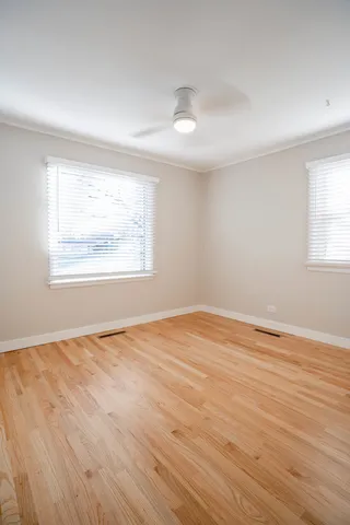 $3,300 | 1392 West 52nd Place, La Grange, IL 60525