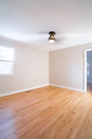 $3,300 | 1392 West 52nd Place, La Grange, IL 60525