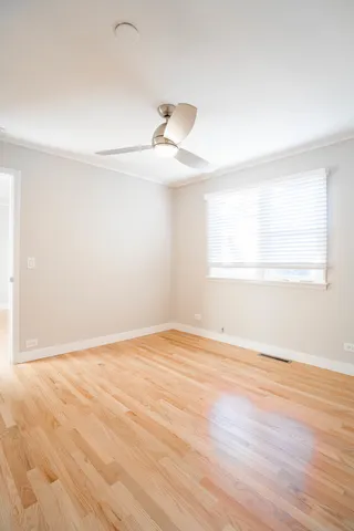 $3,300 | 1392 West 52nd Place, La Grange, IL 60525