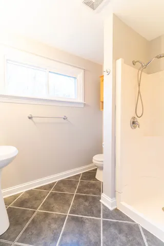 $3,300 | 1392 West 52nd Place, La Grange, IL 60525