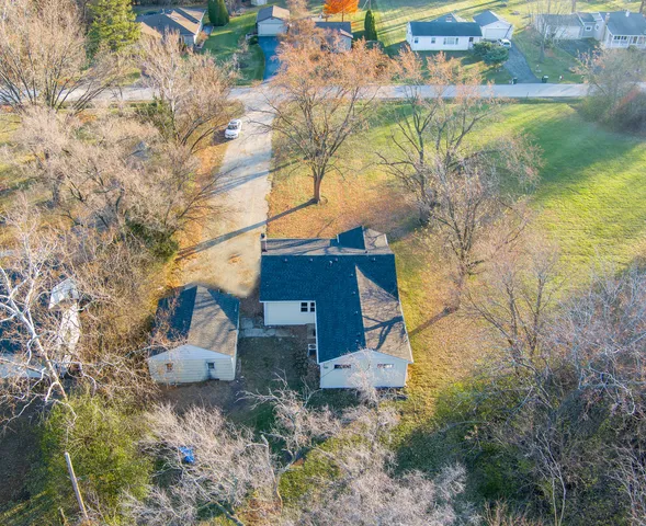 $3,300 | 1392 West 52nd Place, La Grange, IL 60525