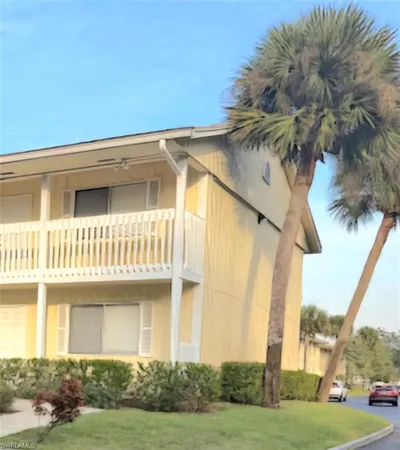 $169,900 | 4613 Bayshore Drive, Unit B8, Naples, FL 34112