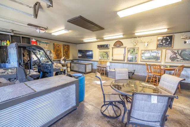 $1,090,000 | 6108 State Z Highway, Pattonsburg, MO 64670