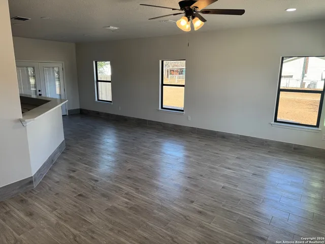 $2,000 | 19503 South Somerset Street, Lytle, TX 78052