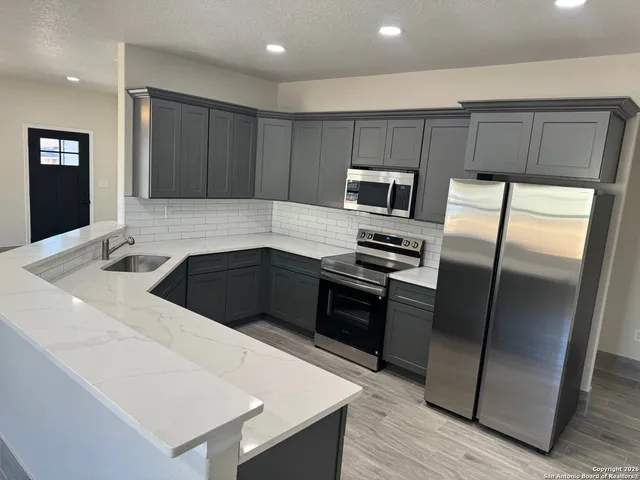 $2,000 | 19503 South Somerset Street, Lytle, TX 78052