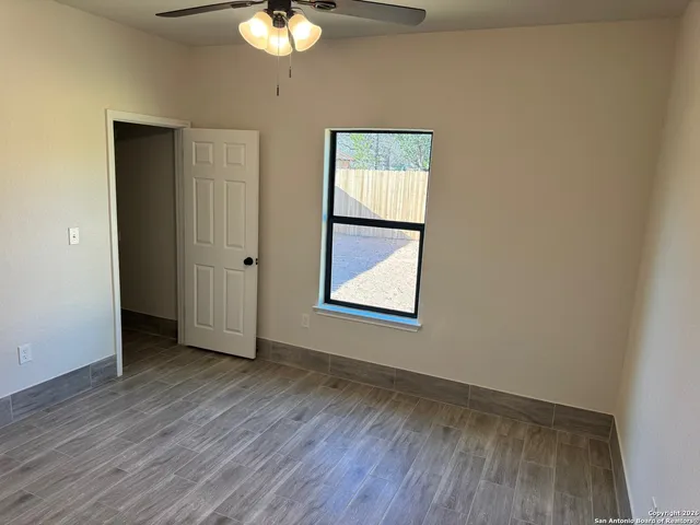 $2,000 | 19503 South Somerset Street, Lytle, TX 78052