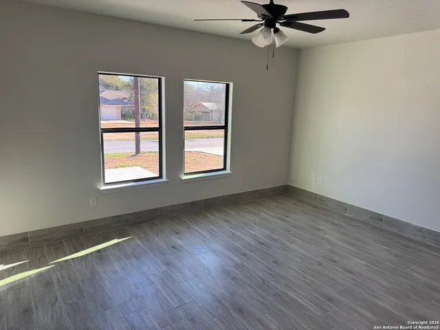 $2,000 | 19503 South Somerset Street, Lytle, TX 78052