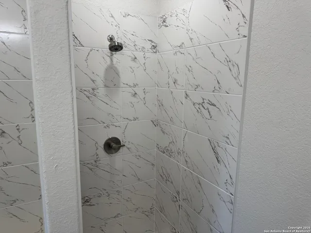 $2,000 | 19503 South Somerset Street, Lytle, TX 78052