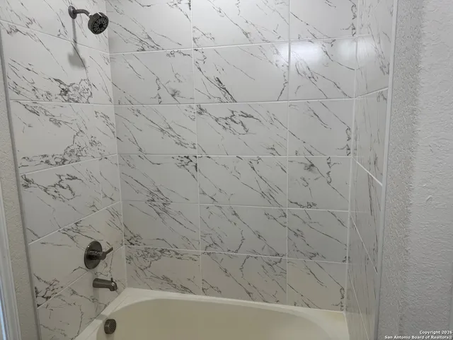 $2,000 | 19503 South Somerset Street, Lytle, TX 78052