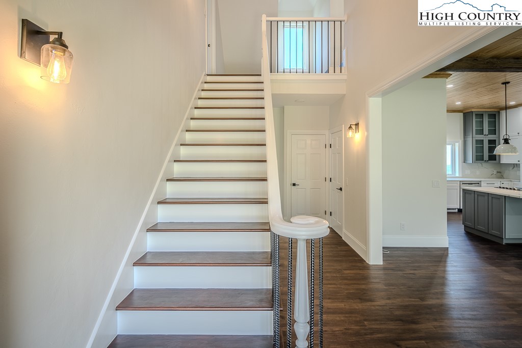 330 North Pinnacle Ridge Road Beech Mountain, NC 28604 - Photo 27 of 38 a view of entryway and hall with wooden floor