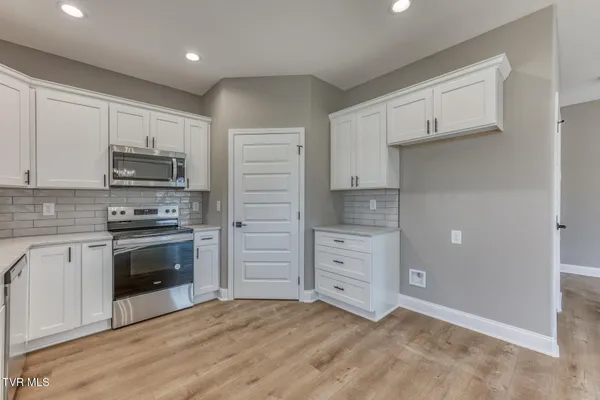 $424,900 | 207 Monroe Drive, Bristol, TN 37620