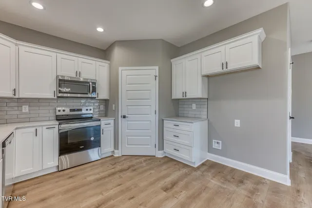 $449,900 | 207 Monroe Drive, Bristol, TN 37620